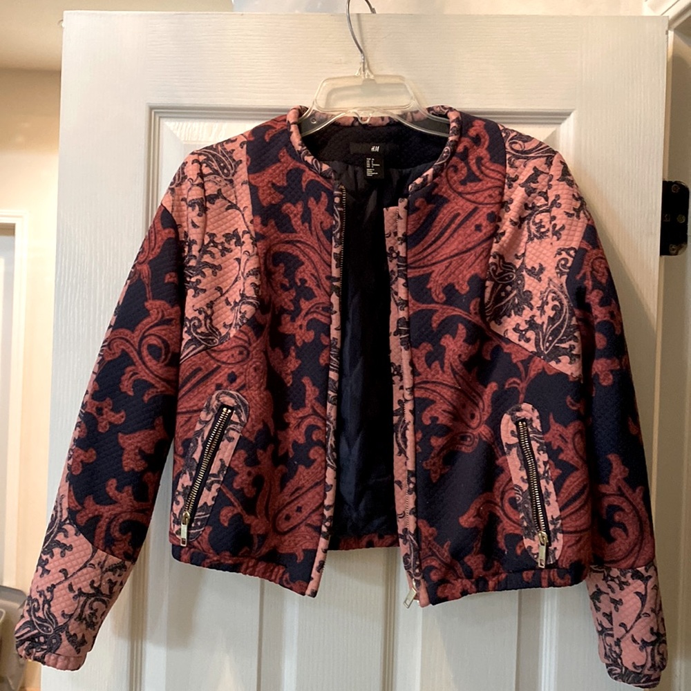 H&M quilted jacket w/ brocade like print - size 6